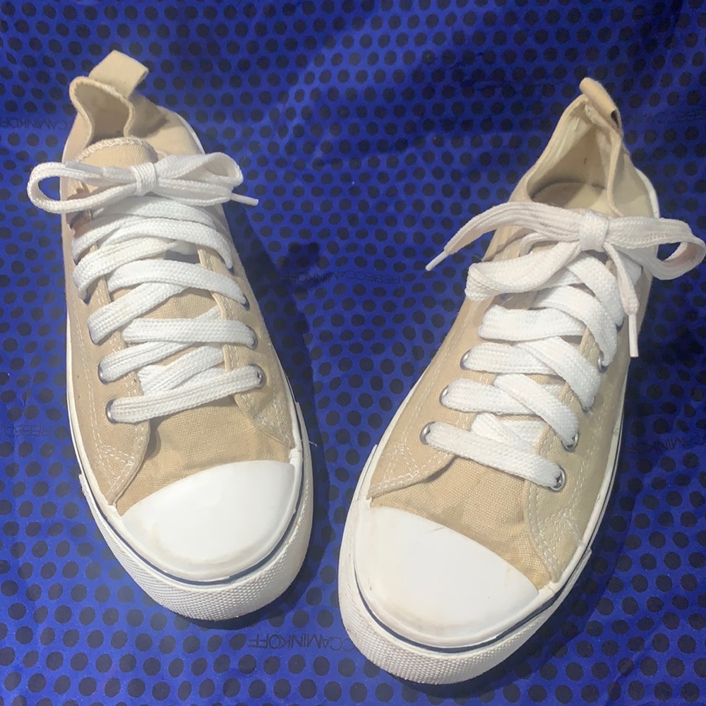 Canvas low top sneakers